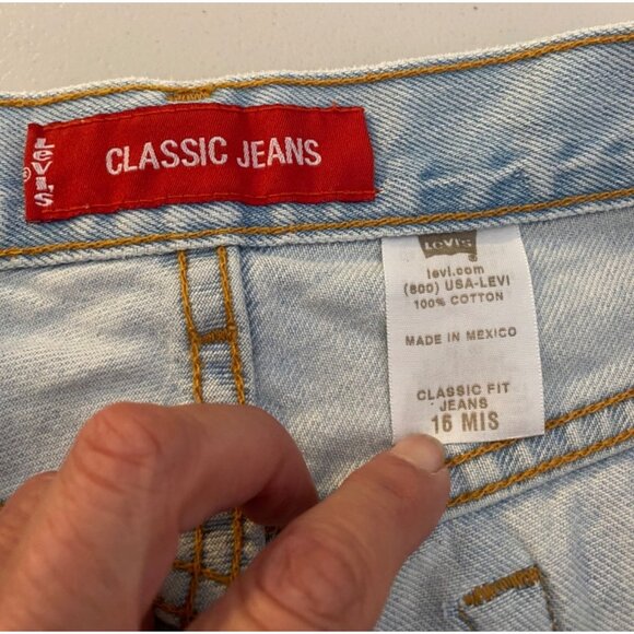 Levis Classic Fit Denim Shorts Size 16 Miss Light Wash Womems - Picture 4 of 11